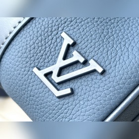 LV Модель： M81003 Синяя сумка через плечо Keepall XS — это мини-