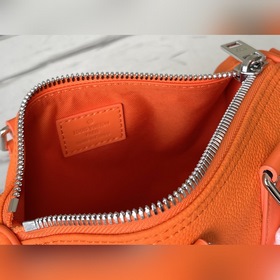 LV Модель： M81004 Оранжевая сумка через плечо Эта сумка, предста