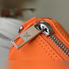 LV Модель： M81004 Оранжевая сумка через плечо Эта сумка, предста