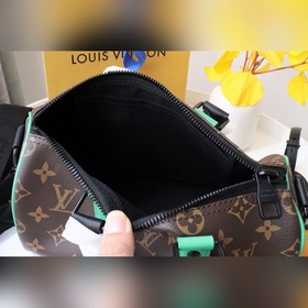 LV Артикул： 46249 Зеленый Серия сумок-подушек K 25 Классическа