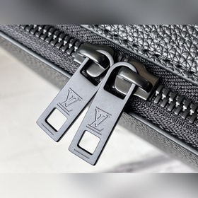 LV Артикул： M59161 Alpha Wearable Кошелек Изготовлен из зернисто