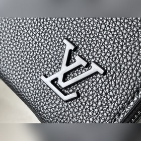 LV Артикул： M59161 Alpha Wearable Кошелек Изготовлен из зернисто