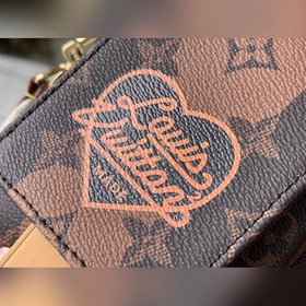LV Артикул： M81005 Чехол для мобильного телефона Создан японским