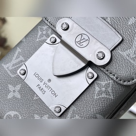 LV Модель： M81522 Черный с цветочным узором Сумка для фотоаппара