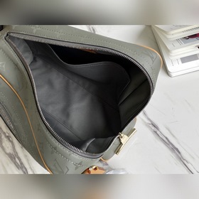 LV Артикул： M43884 Сумка для фотоаппарата Изготовлена из блестя