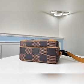 Сумка LV Nil Slim, модель M44757 Эта сумка Nil Slim с отделкой E