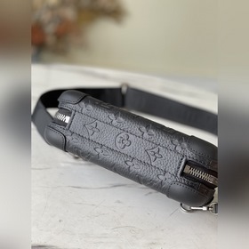 LV Артикул： M20439  Сумка Horizon Clutch Сумка Horizon Clutch и