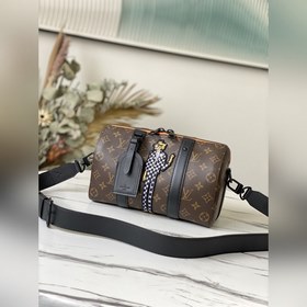 LV Артикул： M45652 Сумка представляет собой уменьшенную версию