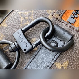 LV Артикул： M45652 Сумка представляет собой уменьшенную версию 