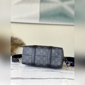 LV Модель： M45936 Дорожная сумка с классической конструкцией, со