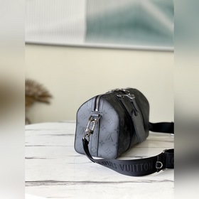 LV Модель： M45936 Дорожная сумка с классической конструкцией, со