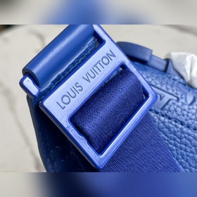 LV Модель： M58486 Синяя сумка S Lock Sling Элегантная и современ