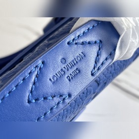 LV Модель： M58486 Синяя сумка S Lock Sling Элегантная и современ