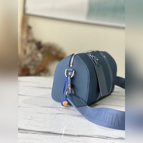 LV Модель： M59328 Синяя сумка Классический дизайн сумки, который