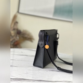 LV Артикул： M59329 Мужская сумка через плечо из серии Messenger 