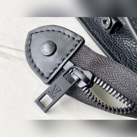 LV Артикул： M59329 Мужская сумка через плечо из серии Messenger 