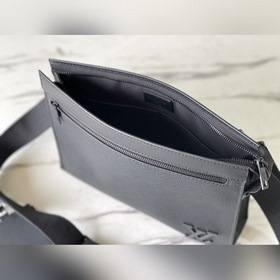 LV Артикул： M59329 Мужская сумка через плечо из серии Messenger 