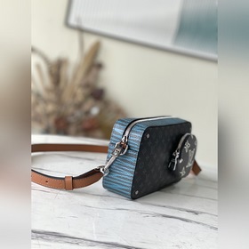LV Модель： M69688 Сумка для фотоаппарата FW2020 Сумка-бокс через