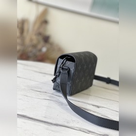 LV Модель： M81783 Черная кожаная сумка через плечо Классические 