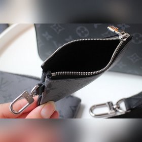 LV Модель M69443 Сумка TRIO POCHETTE Сумка Trio Pochette изготовл