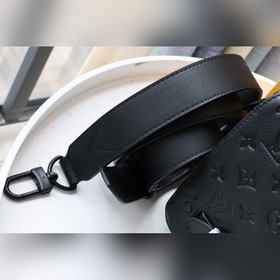 LV 【Сумка STEAMER Mailman】 Артикул： M57307 Черный с тиснением Э
