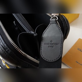 LV Артикул： M45579 Новая сумка Horizon Clutch Изготовлена из тка