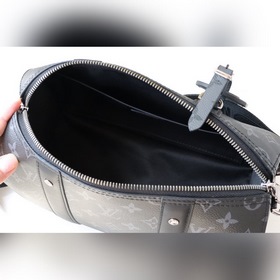 LV Артикул： M45936 Черный цветок Серия сумок-подушек Speedy Кл