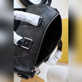 LV Модель： M45947 Черный с цветочным узором Серия сумок Speedy 