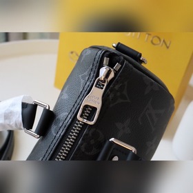 LV Модель： M45947 Черный с цветочным узором Серия сумок Speedy 