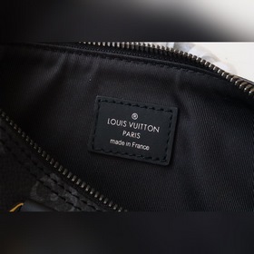 LV Модель： M45947 Черный с цветочным узором Серия сумок Speedy 