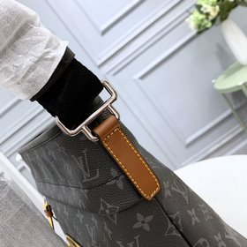 LV Модель M45214, 45216, Besace Zippée, сумка среднего размера Со