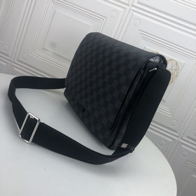 LV Модель： N40418 Черный Компактная изящная сумка District средн