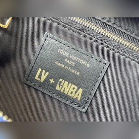 LV Модель： M21106 Косметичка Изготовлена из тисненной кожи, укра