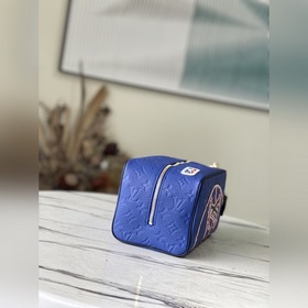 LV Модель： M21106 Косметичка Изготовлена из тисненной кожи, укра