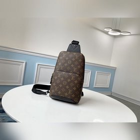 LV Avenue сумка через плечо, модель M41718 Эта сумка через плечо