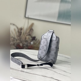 LV Модель： M30833 Сумка через плечо Изготовлена из кожи парусины