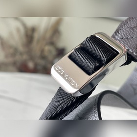 LV Модель： M30833 Сумка через плечо Изготовлена из кожи парусины