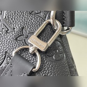 LV Артикул： M59926 Серия сумок через плечо AVENUE Эта сумка чер