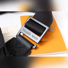 LV Артикул： M58487 Сумка из черной кожи с тиснением, элегантный