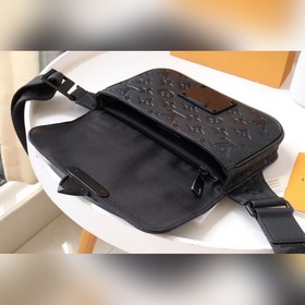 LV Артикул： M58487 Сумка из черной кожи с тиснением, элегантный