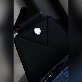 LV AVENUE Серия сумок на грудь Артикул： N40403, полностью синий