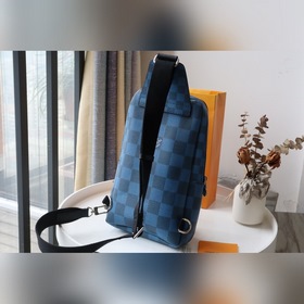 LV AVENUE Серия сумок на грудь Артикул： N40403, полностью синий