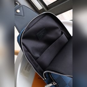 LV AVENUE Серия сумок на грудь Артикул： N40403, полностью синий
