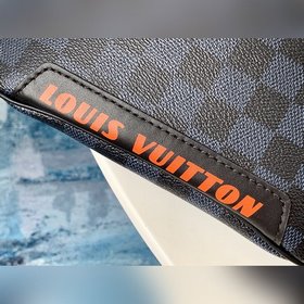 LV Модель M40161 Новая сумка на пояс BUMBAG Изготовлен из класси