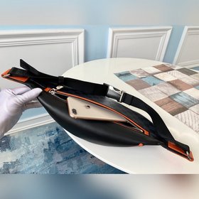 LV Модель M40161 Новая сумка на пояс BUMBAG Изготовлен из класси