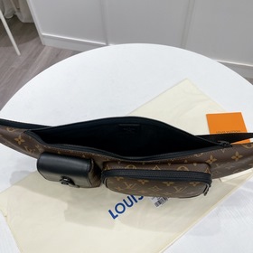 LV Модель M45337 BUMBAG Нагрудная сумка Эта поясная сумка, изгото