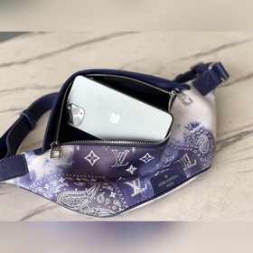 LV Модель： M20587 Поясная сумка Изготовлена из мягкой кожи, с п