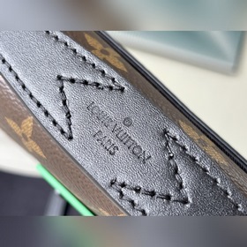 LV Модель： M45807 Зеленый поясной чемодан Сумка оснащена магнитн