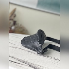 LV Артикул： M46036 Поясная сумка Изготовлена из мягкой кожи с т