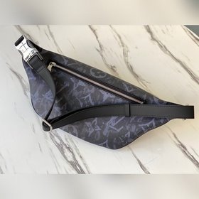 LV Модель M57276 Поясная сумка Discovery Модель с мотивом Monog